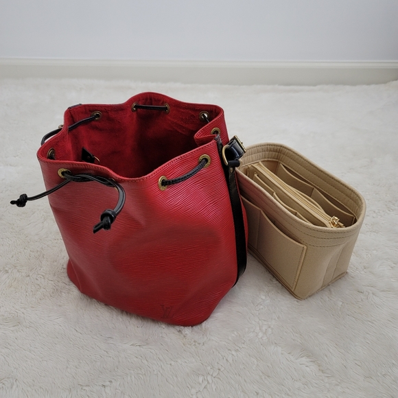LOUIS VUITTON Bucket Petit Noe drawstring red/blk - Picture 8 of 13